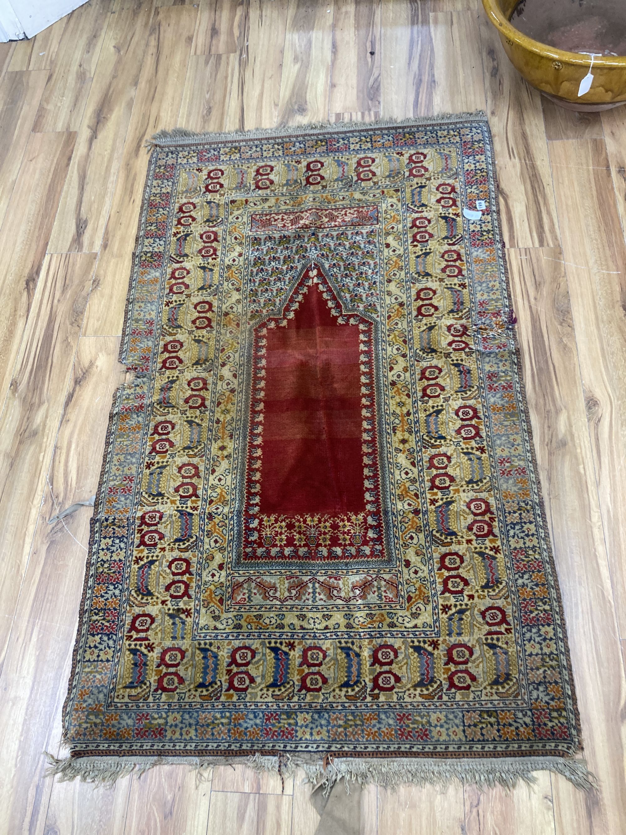 A Persian design polychrome rug, approx. 160 x 100cm
